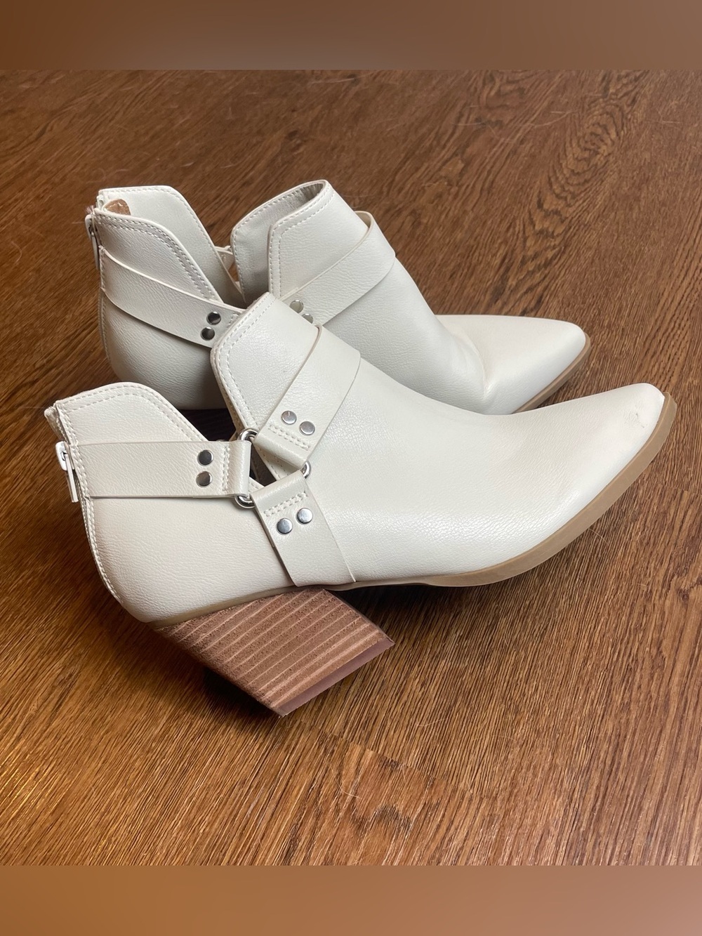 Dolce Vita Cream Pointed Leather Ankle Booties with Stacked Heel Size 10